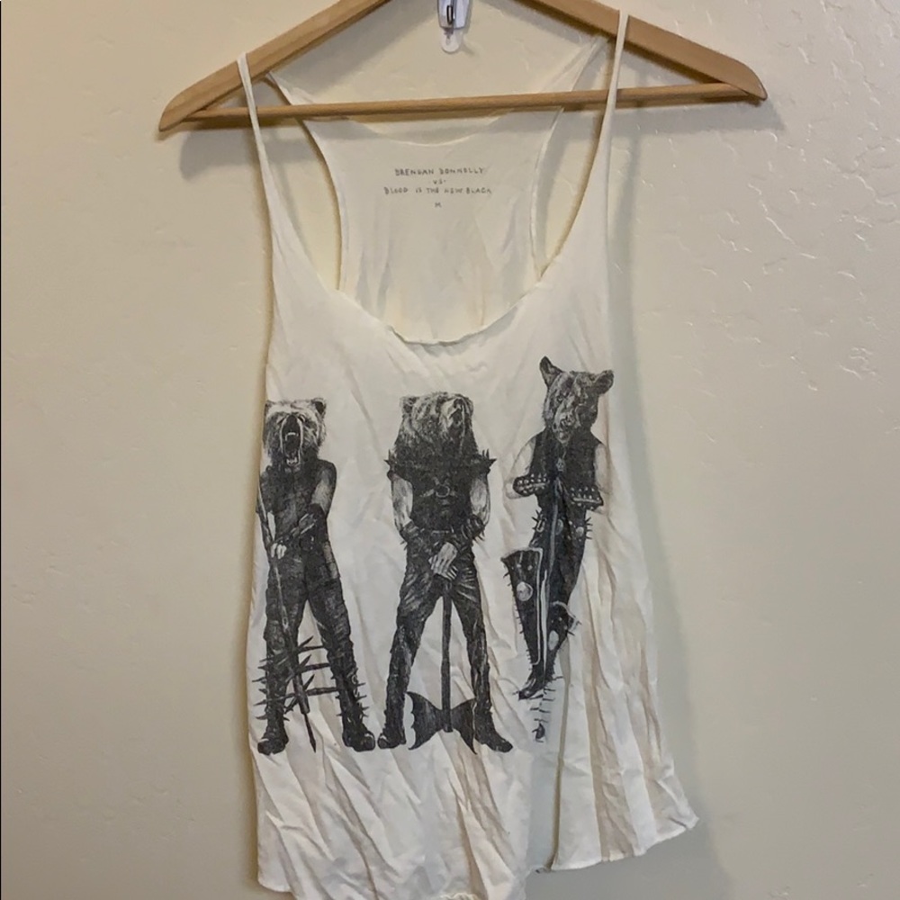 Raw edge tank with metal bears